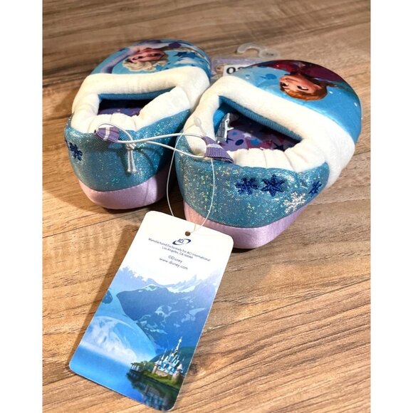 Disney Frozen Kids Girls  Slippers Size 7/8 Featuring Elsa & Anna Gift - Picture 5 of 7
